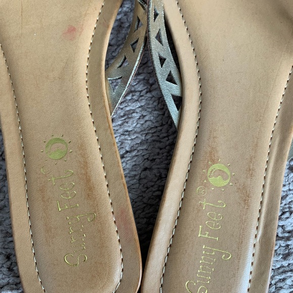 Gold Sandals by Sunny Feet (7 1/2) - Picture 4 of 4